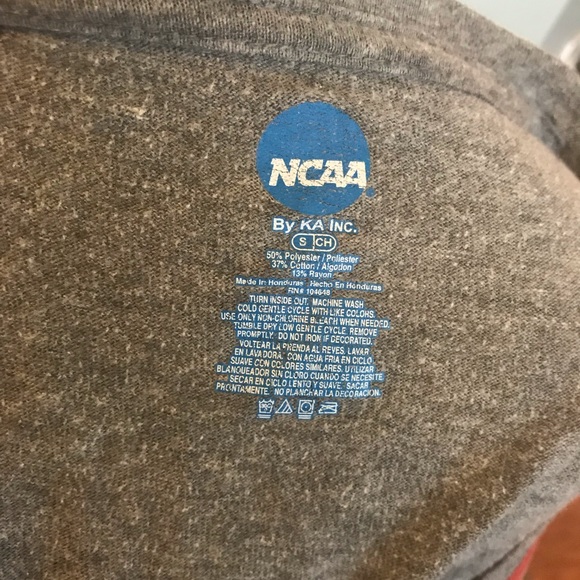 🎁 3/$15 NCAA UGA grey tee - Picture 3 of 3